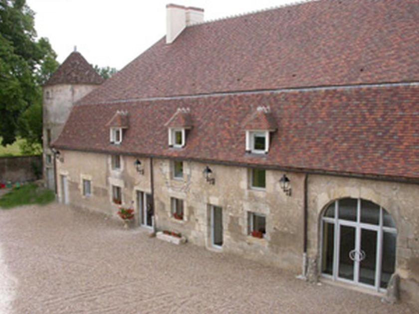 Domaine De Surgy Hostel Exterior photo